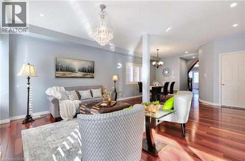 4689 Bracknell Road, Burlington, ON - Indoor Photo Showing Living Room