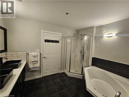 308 Watson Parkway N Unit# 102, Guelph, ON - Indoor Photo Showing Bedroom