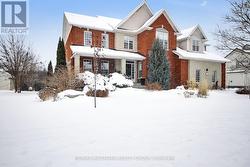 13 BEECHGROVE GARDENS  Ottawa, ON K2S 1W5