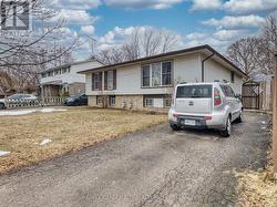 3 TARA CRESCENT Thorold (Confederation Heights), ON L2V 4M1