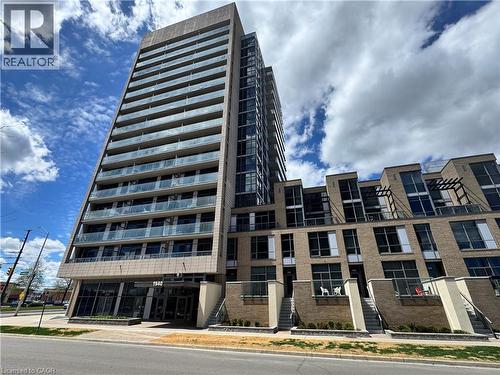 1940 IRONSTONE Drive Unit# 809  Burlington, ON L7L 0E4