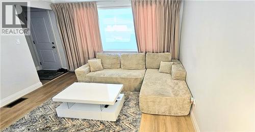 111 Castlefield Drive, Hamilton, ON - Indoor