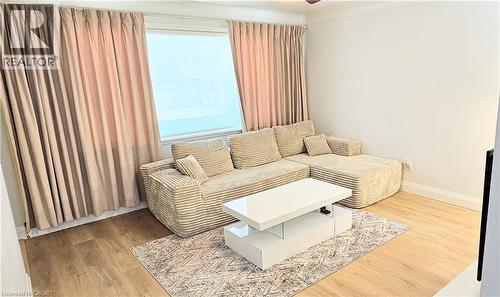 111 Castlefield Drive, Hamilton, ON - Indoor