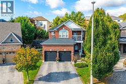 43 WOODLAWN Court  Dundas, ON L9H 7S2
