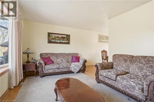 55 Champlain Avenue, Hamilton, ON - Indoor Photo Showing Living Room