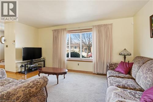 55 Champlain Avenue, Hamilton, ON - Indoor Photo Showing Living Room