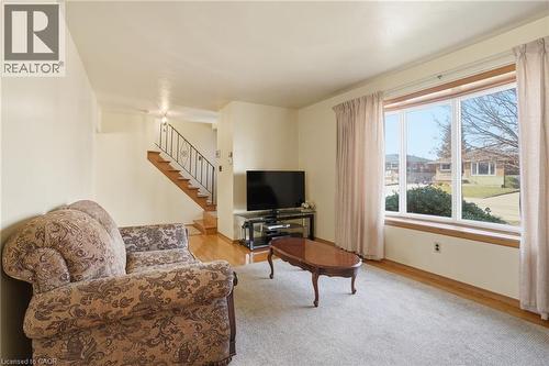 55 Champlain Avenue, Hamilton, ON - Indoor Photo Showing Living Room