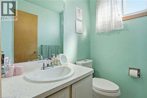 55 Champlain Avenue, Hamilton, ON - Indoor Photo Showing Bathroom
