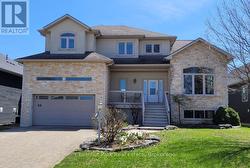 82 STANLEY STREET Collingwood, ON L9Y 0G7