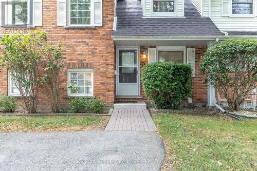 74 - 129 Victoria Road N, Guelph (Grange Road), ON - Outdoor
