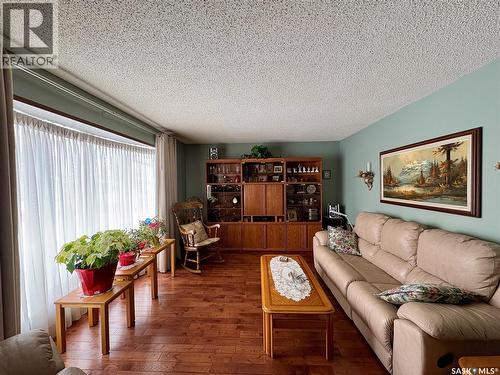 721 6Th Avenue, Rosthern, SK - Indoor Photo Showing Living Room