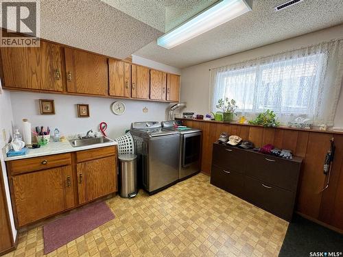 721 6Th Avenue, Rosthern, SK - Indoor Photo Showing Laundry Room