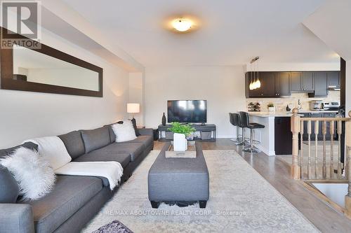 1133 Duignan Crescent, Milton, ON - Indoor Photo Showing Living Room
