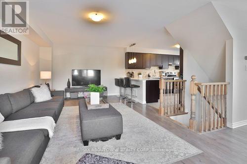 1133 Duignan Crescent, Milton, ON - Indoor Photo Showing Living Room