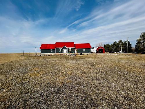 Breathtaking country views on this remote, quiet and peaceful 2.14 acre property. - Pierson, Manitoba 