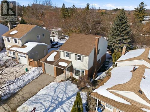 16 Thornbush Crescent, Waterloo, ON - Outdoor