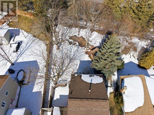 16 Thornbush Crescent, Waterloo, ON - Outdoor