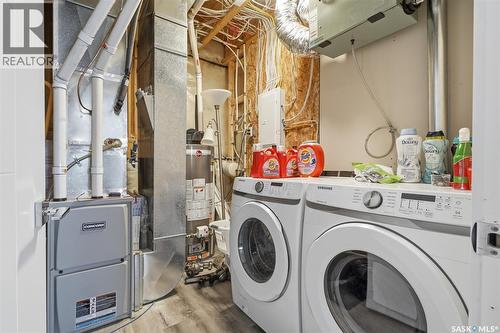406 Hamm Lane, Saskatoon, SK - Indoor Photo Showing Laundry Room