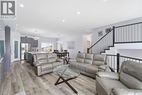 406 Hamm Lane, Saskatoon, SK - Indoor Photo Showing Living Room