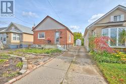 10 FAIRBURN AVENUE  St. Catharines (Burleigh Hill), ON L2T 1B2