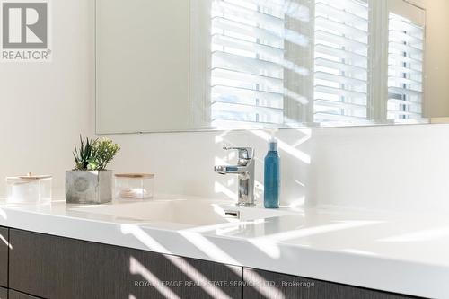 290 Beasley Terrace, Milton, ON - Indoor Photo Showing Bathroom