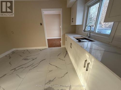 10733 Sixth Line, Halton Hills, ON - Indoor Photo Showing Kitchen With Double Sink