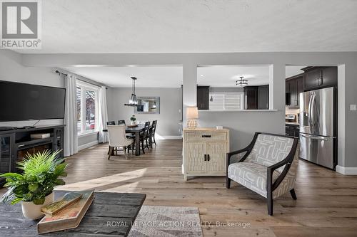 14 Max Webster Road, Brantford, ON - Indoor Photo Showing Living Room