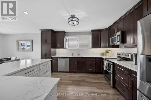 14 Max Webster Road, Brantford, ON - Indoor Photo Showing Kitchen With Upgraded Kitchen