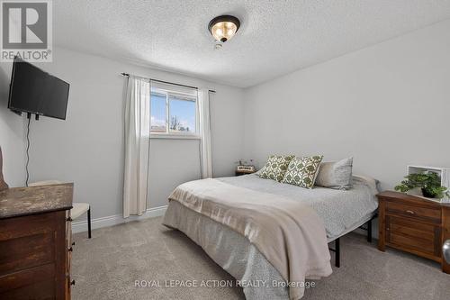 14 Max Webster Road, Brantford, ON - Indoor Photo Showing Bedroom