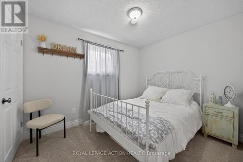 14 Max Webster Road, Brantford, ON - Indoor Photo Showing Bedroom