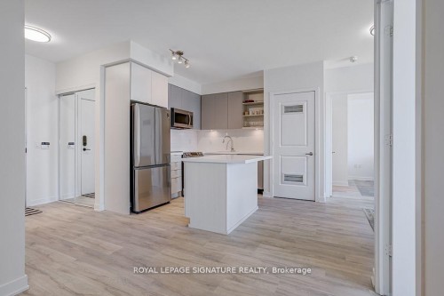 1901B-4655 Metcalfe Avenue, Mississauga, ON - Indoor Photo Showing Kitchen