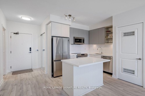 1901B-4655 Metcalfe Avenue, Mississauga, ON - Indoor Photo Showing Kitchen With Stainless Steel Kitchen With Upgraded Kitchen