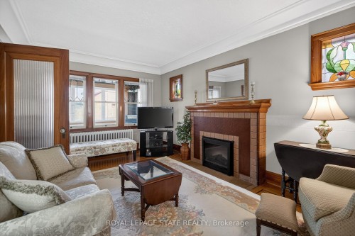 436 Maple Avenue, Hamilton, ON - Indoor Photo Showing Living Room With Fireplace