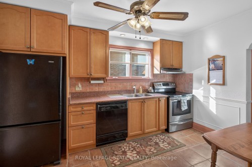 436 Maple Avenue, Hamilton, ON - Indoor Photo Showing Kitchen With Double Sink