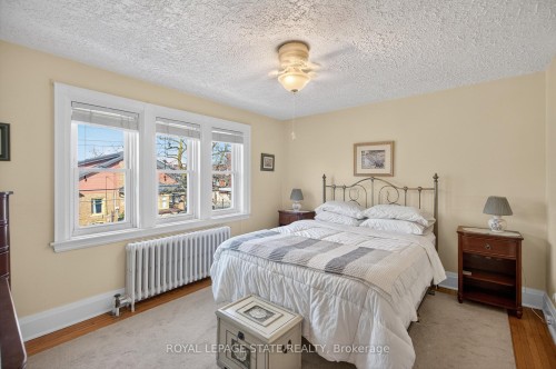 436 Maple Avenue, Hamilton, ON - Indoor Photo Showing Bedroom