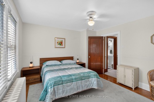 436 Maple Avenue, Hamilton, ON - Indoor Photo Showing Bedroom