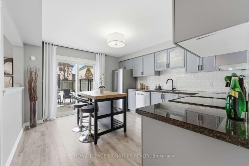 52 Seaboard Gate, Whitby, ON - Indoor Photo Showing Kitchen With Upgraded Kitchen