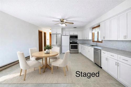 244 Centennial Crescent, Melita, MB - Indoor