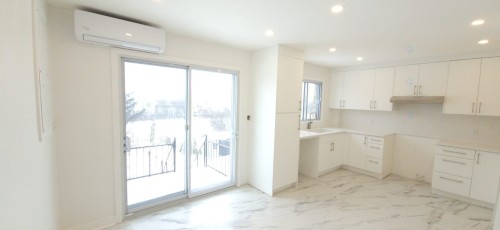 Dinette - 2324 Boul. Keller, Montréal (Saint-Laurent), QC - Indoor