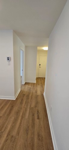 Mud Room - 2324 Boul. Keller, Montréal (Saint-Laurent), QC - Indoor Photo Showing Other Room