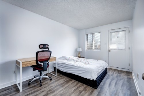 Master Bedroom - 302-2540 Rue St-Antoine O., Montréal (Le Sud-Ouest), QC - Indoor Photo Showing Bedroom