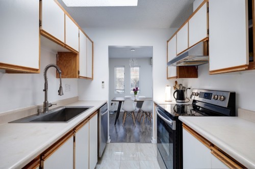 Kitchen - 302-2540 Rue St-Antoine O., Montréal (Le Sud-Ouest), QC - Indoor Photo Showing Kitchen