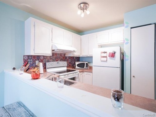 Cuisine - 5-3615 Boul. Des Trinitaires, Montréal (Le Sud-Ouest), QC - Indoor Photo Showing Kitchen
