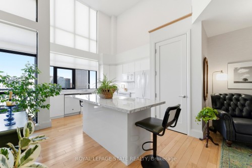 Ph4-112 King Street E, Hamilton, ON - Indoor