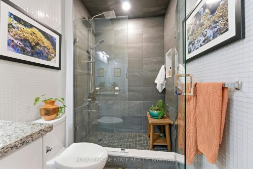 Ph4-112 King Street E, Hamilton, ON - Indoor Photo Showing Bathroom