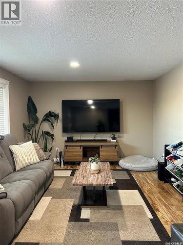 816 8Th Avenue, Rosthern, SK - Indoor Photo Showing Living Room
