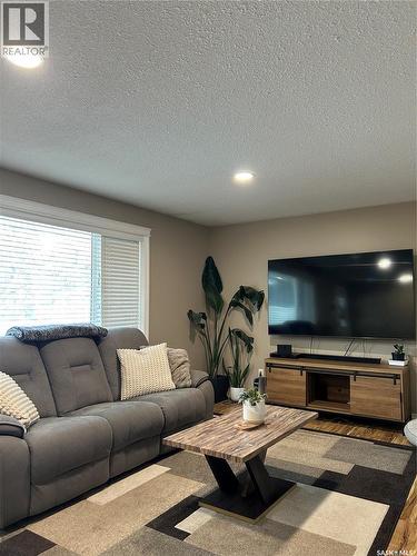816 8Th Avenue, Rosthern, SK - Indoor Photo Showing Living Room