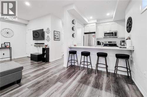 575 Woodward Avenue, Hamilton, ON - Indoor Photo Showing Kitchen With Upgraded Kitchen