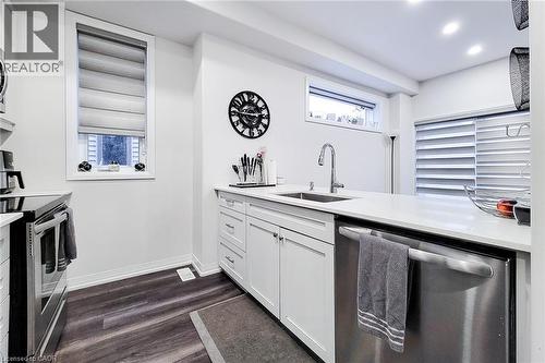 575 Woodward Avenue, Hamilton, ON - Indoor Photo Showing Kitchen
