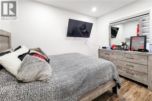 575 Woodward Avenue, Hamilton, ON - Indoor Photo Showing Bedroom